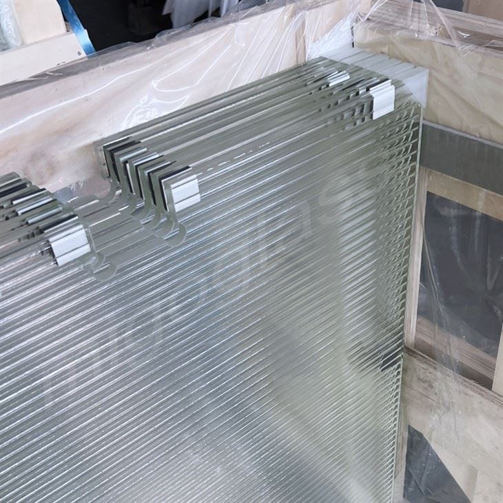 Low-iron Patterned Shower Glass
